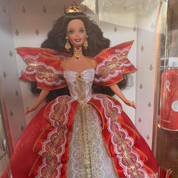 10th Anniversary Holiday Barbie 1997 - Picture 3 of 4